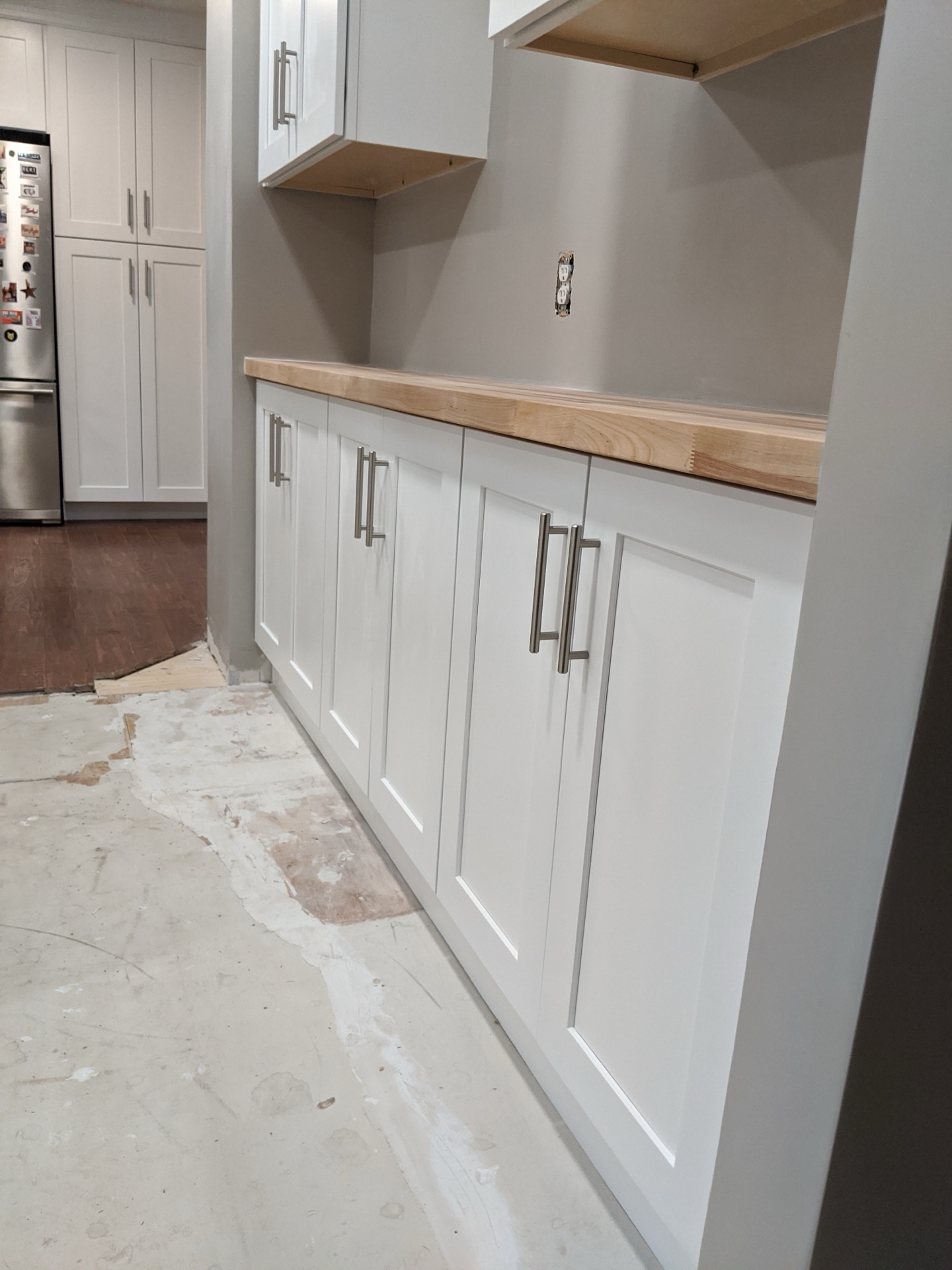 Kitchen cabinet installation, Triangle area. Finished kitchen cabinet project.